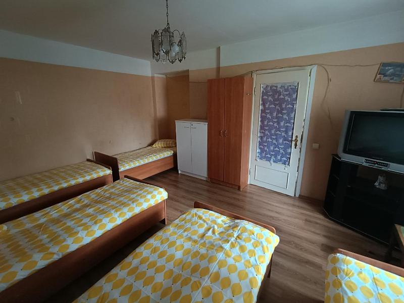 Family Room image 4