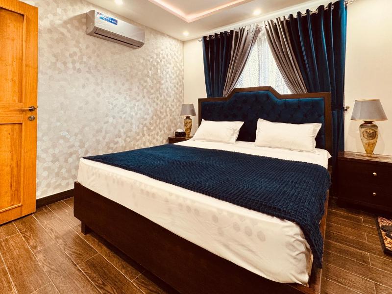 Lux Haven Apartments in Lahore near Gulberg - Exclusive Spaces for Exceptional Stays - image 3