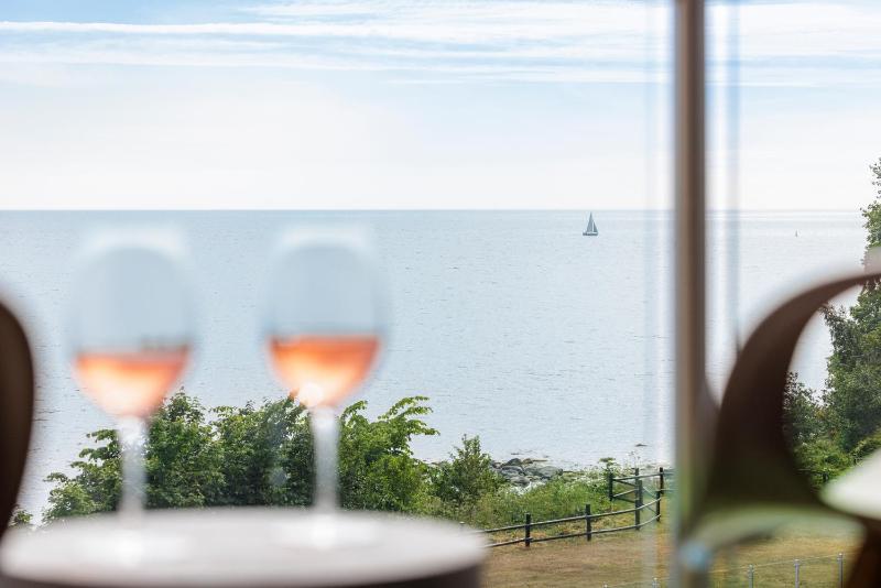 Double Room with Balcony or Terrace and Sea View image 2