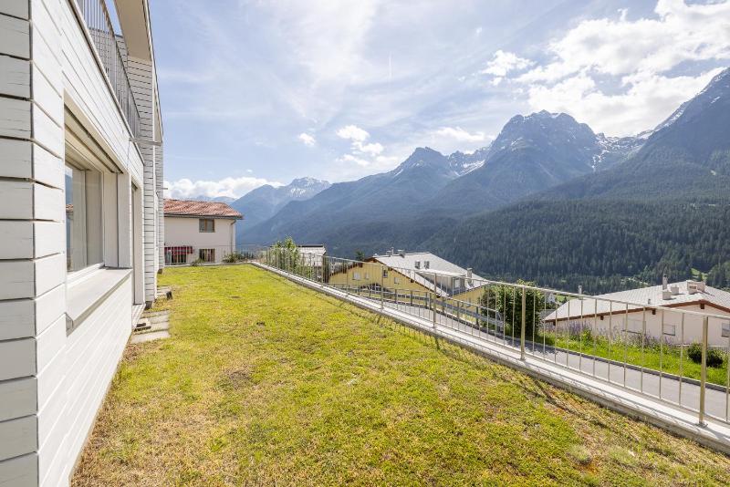 Apartment with Mountain View image 3