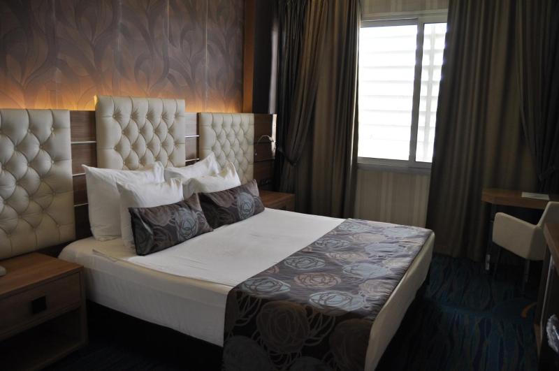 Standard Double or Twin Room image 1