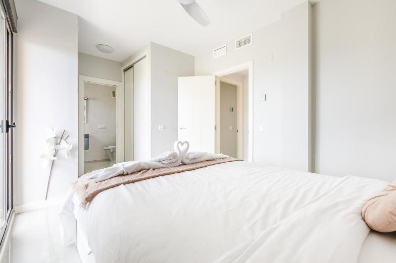 A&N Luxury Penthouse with Panoramic Terrace & Pool - image 28