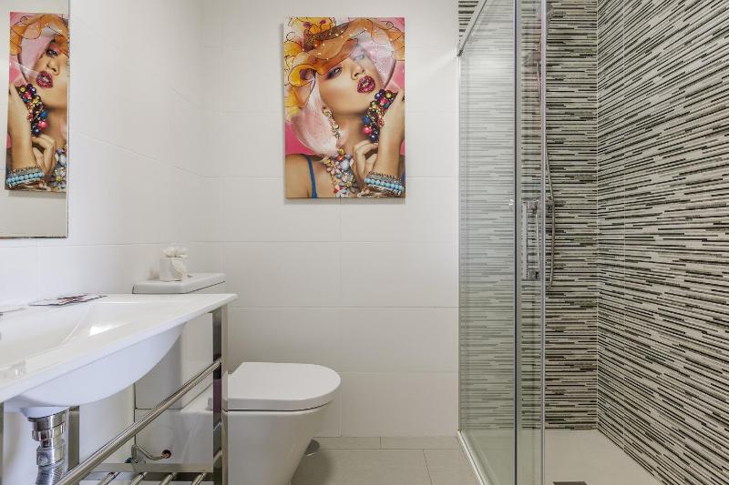 A&N Luxury Penthouse with Panoramic Terrace & Pool - image 44