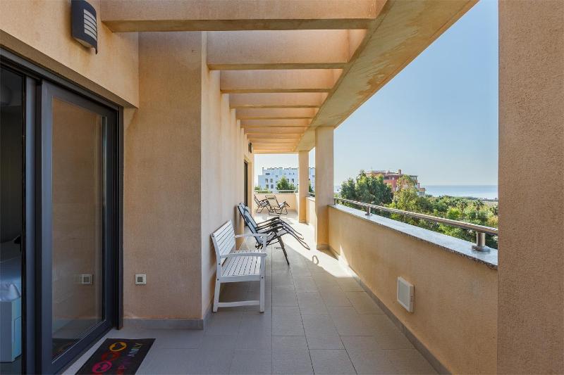 A&N Luxury Penthouse with Panoramic Terrace & Pool - image 31