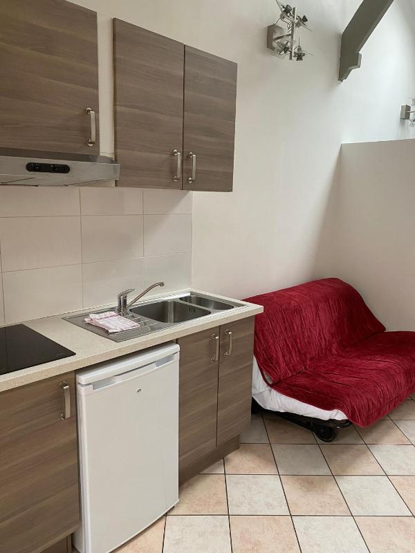 Studio (3 Adults) image 1