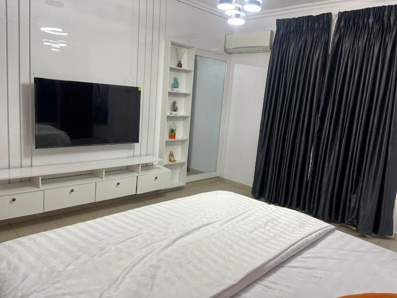 3bedroom with PS5 24hrs light Netflix in Cromwell estate Chevron lekki - image 9