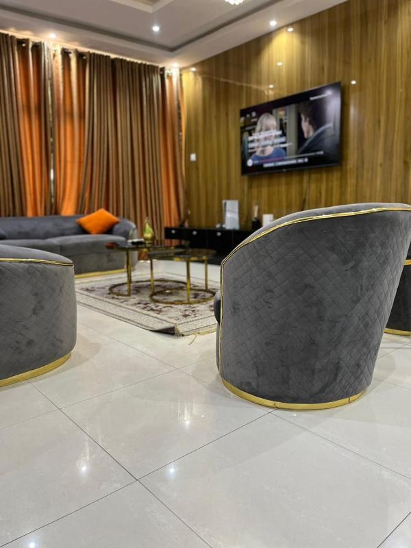 3bedroom with PS5 24hrs light Netflix in Cromwell estate Chevron lekki - image 11