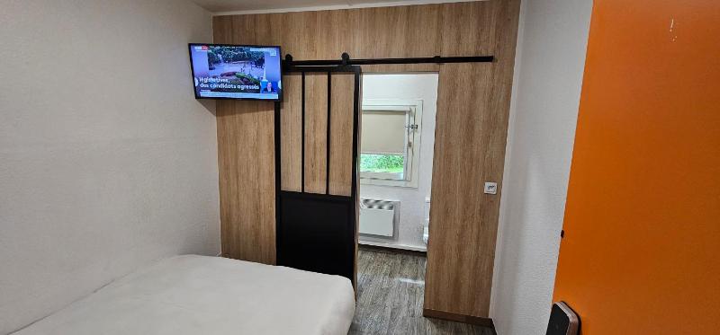 Double Room with Private Bathroom image 4