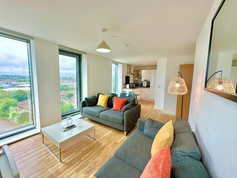 Two-Bedroom Apartment with Mountain View image 1