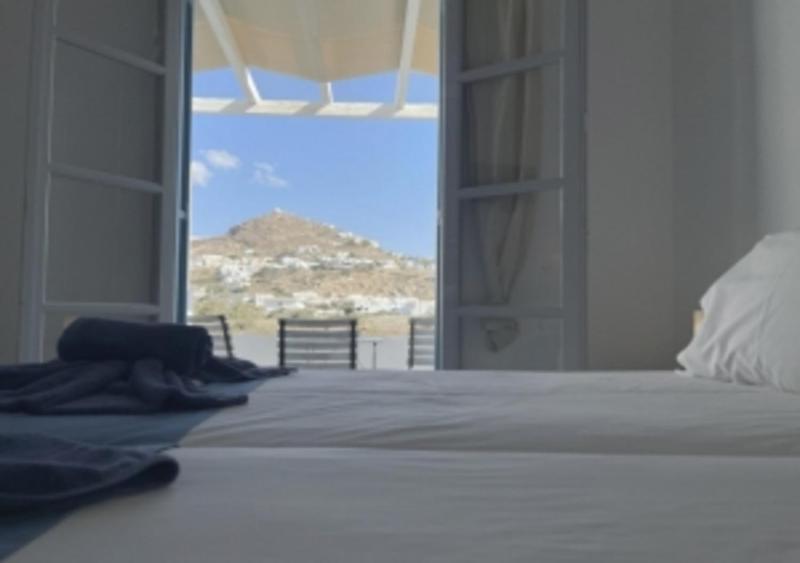 Standard Twin Room image 3