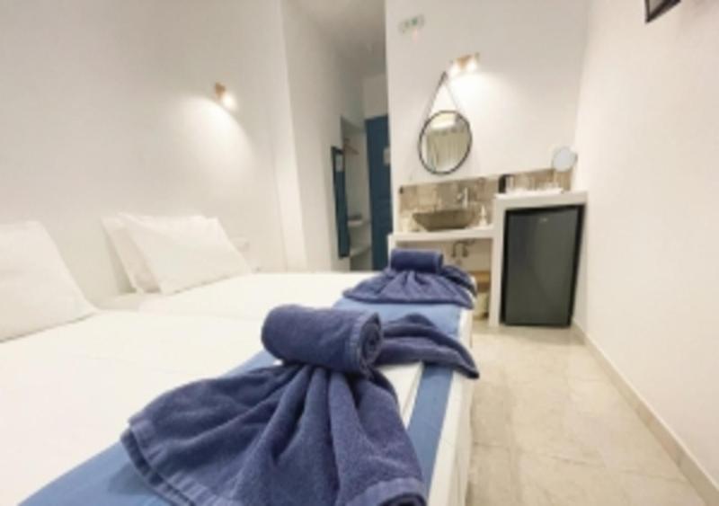 Double or Twin Room with Sea View image 4