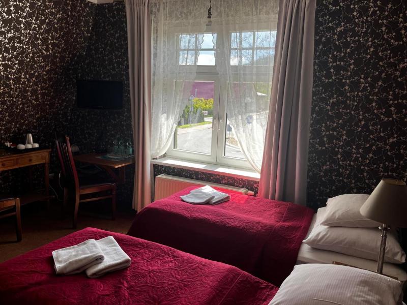 Comfort Triple Room with Shower image 3