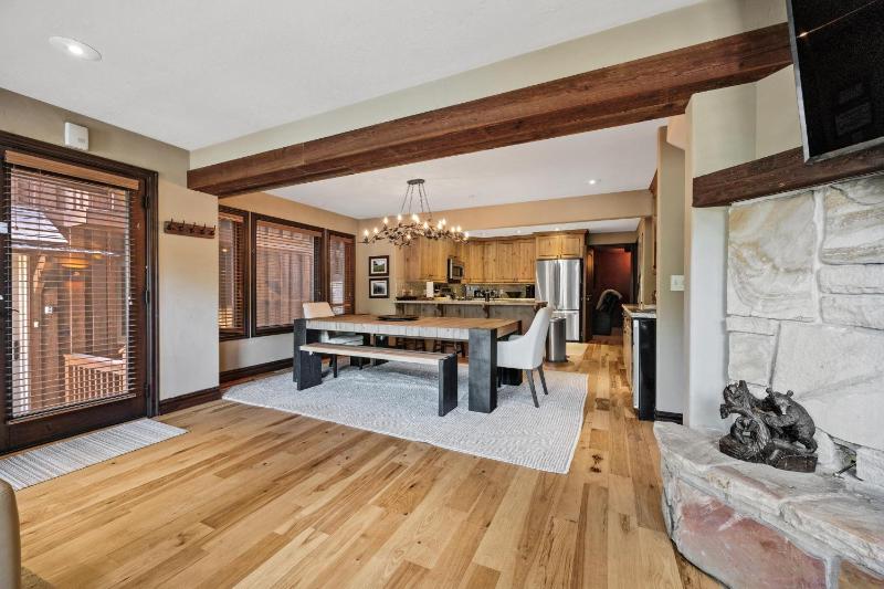 Five-Bedroom Apartment image 4