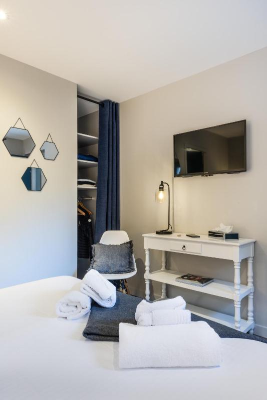 Apartment with Mountain View image 4