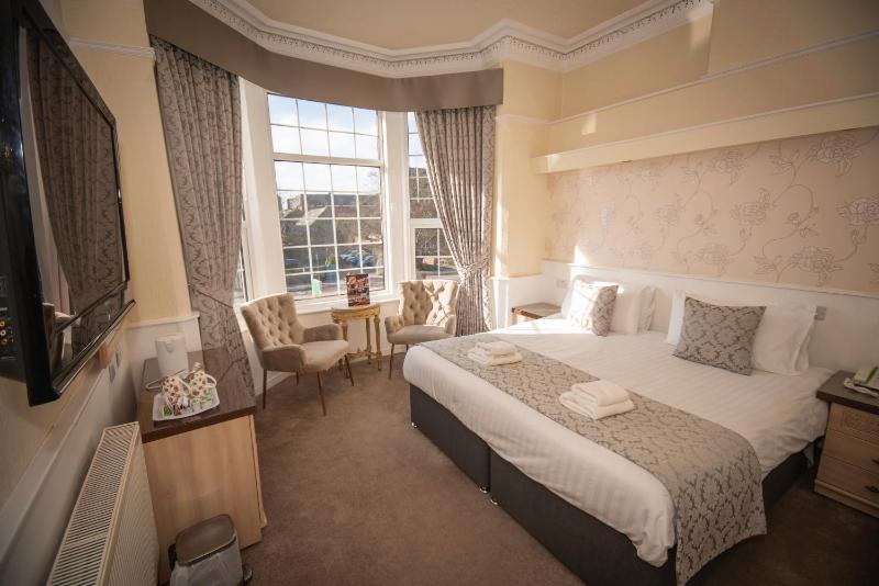 Club Double Room image 3