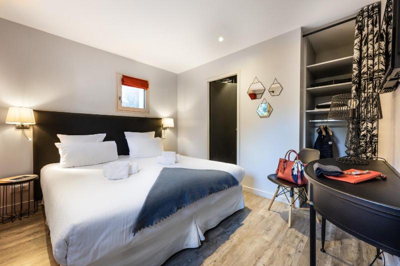 Apartment with Mountain View image 4