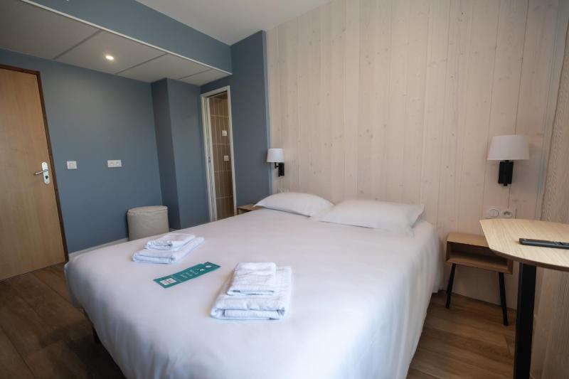 Double Room Courtyard Side image 3