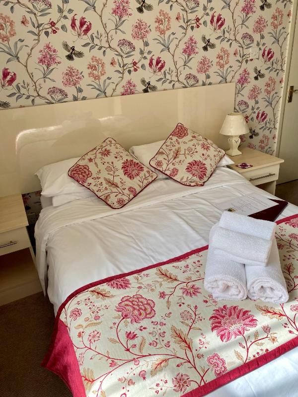 Standard Double Room image 4