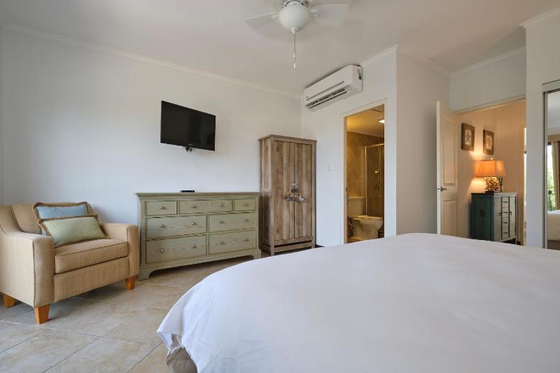 3 minutes from best beaches in Aruba! Luxury Tropical Townhouse at Gold Coast Aruba - image 7