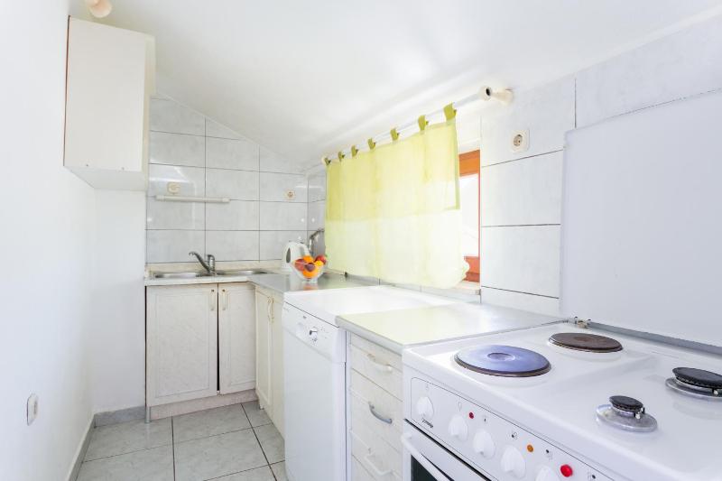 Apartments and rooms with parking space Supetar Brac - 5658 - image 12