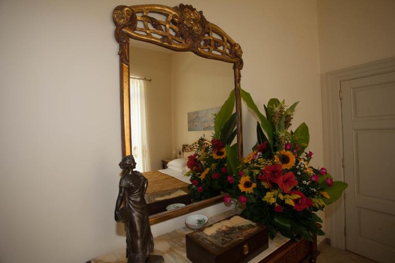 Double or Twin Room image 2