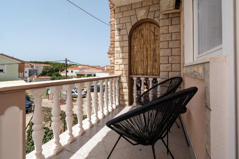 Double Room with Balcony image 2