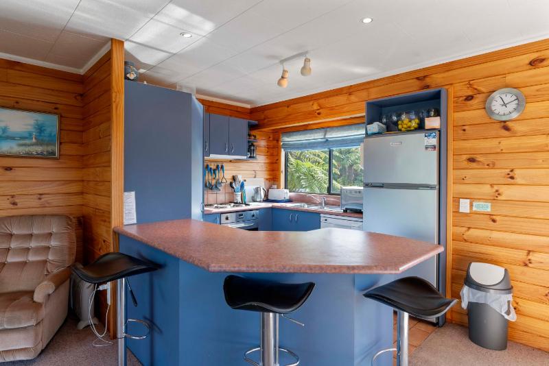 Getaway on Grove - Lake Taupo Holiday Home - image 7