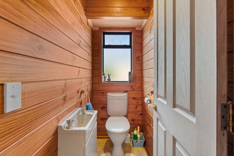 Getaway on Grove - Lake Taupo Holiday Home - image 13