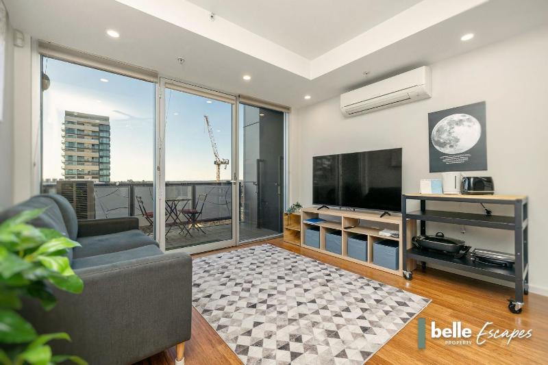 2 BR Apartment with Car Parking in City East - image 8