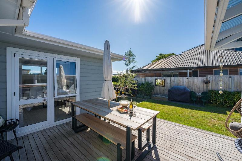 Sunshine Cottage - image 22