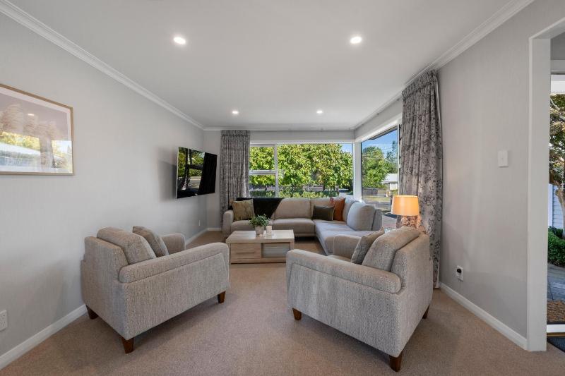 Sunshine Cottage - image 5