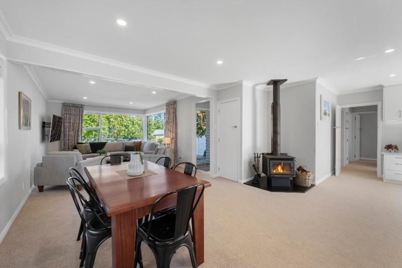 Sunshine Cottage - image 16