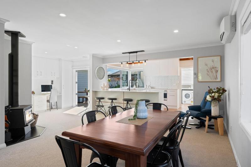 Sunshine Cottage - image 6