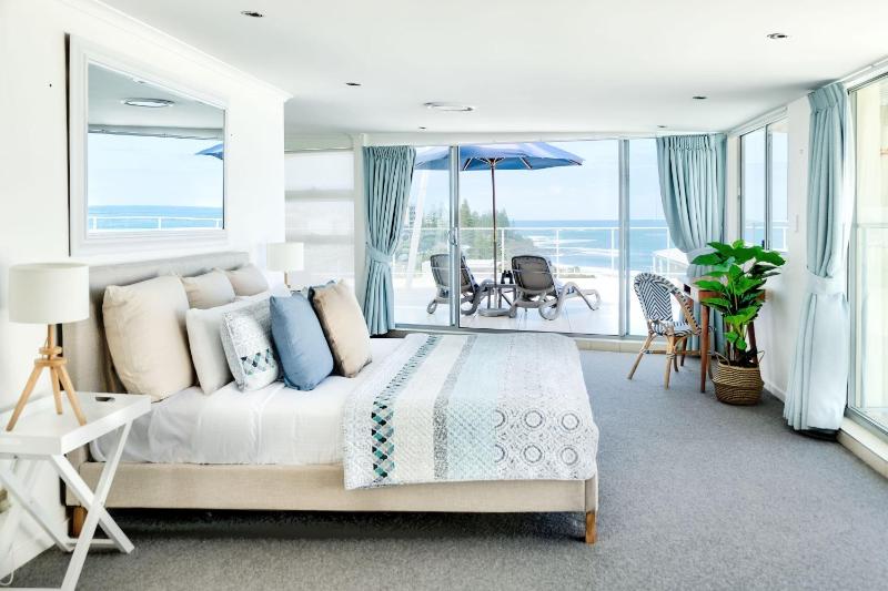 Hamptons Style Penthouse at Kings Beach - image 17