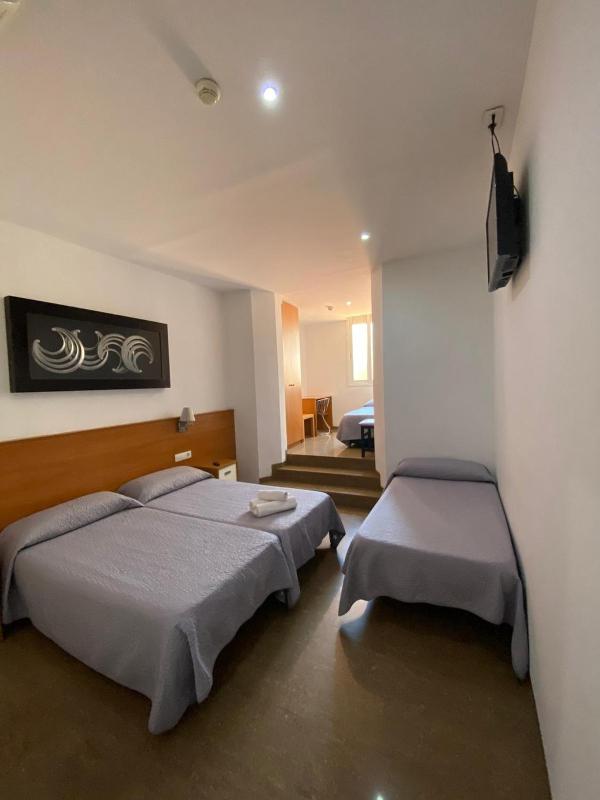 Standard Quadruple Room image 1