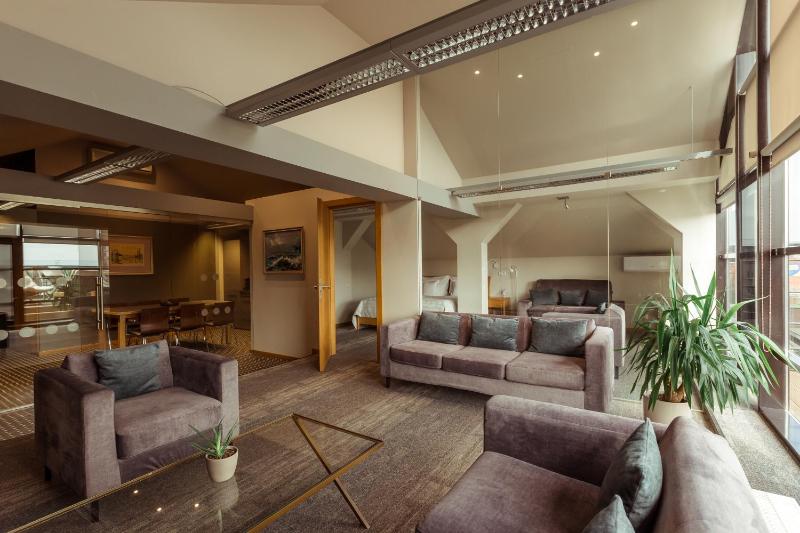 One-Bedroom Apartment image 1