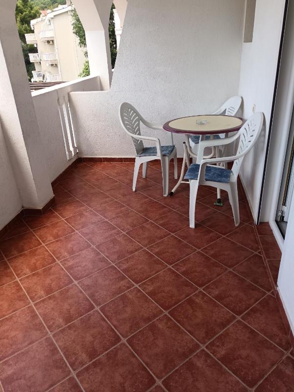 Studio with Terrace image 2
