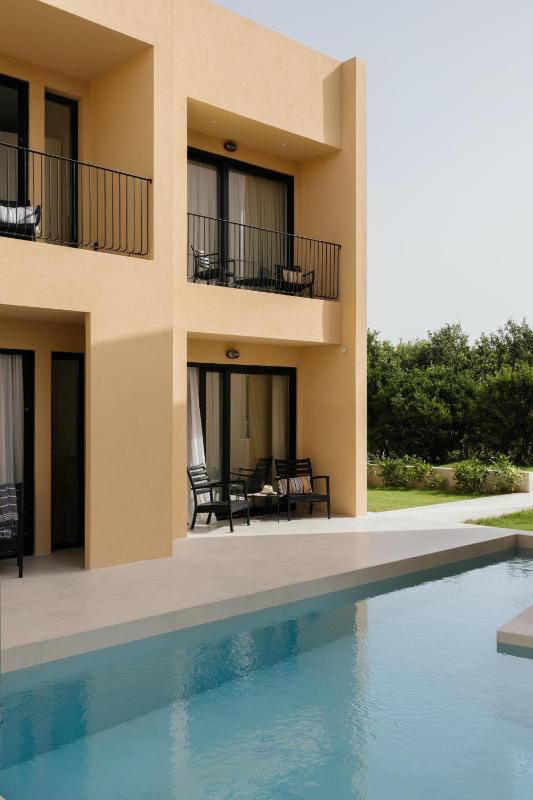 Marea Luxury Suites - image 10