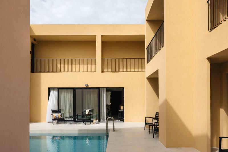 Marea Luxury Suites - image 4