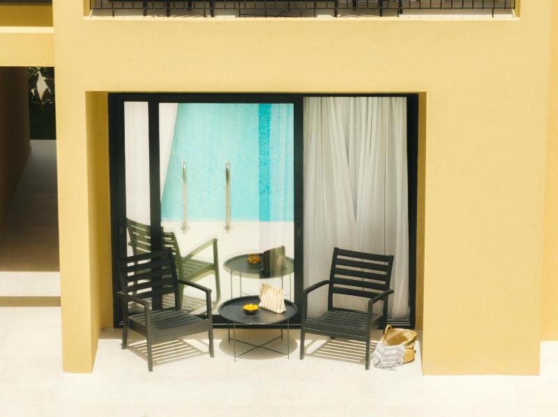 Marea Luxury Suites - image 9