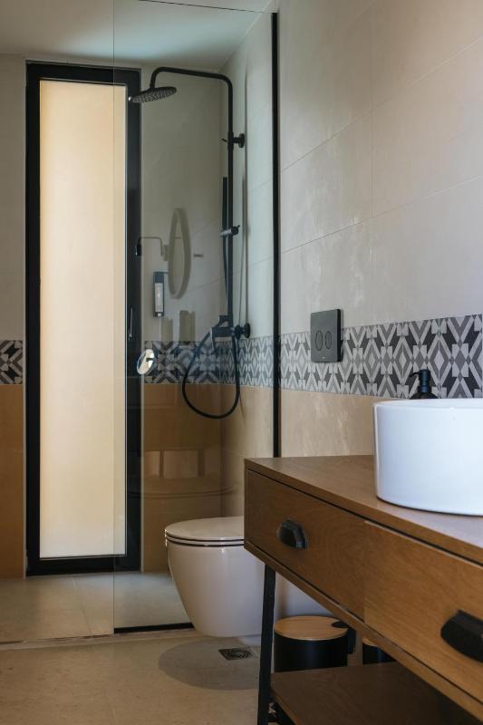 Marea Luxury Suites - image 26