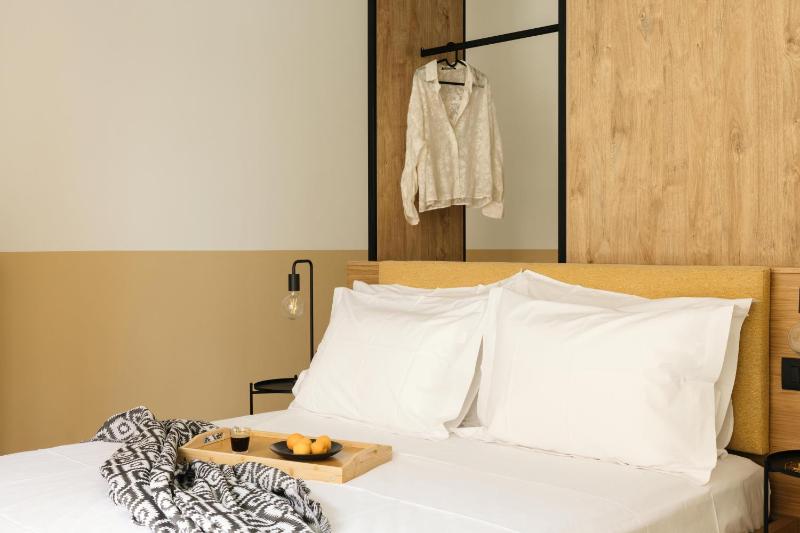 Marea Luxury Suites - image 6