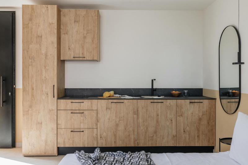 Marea Luxury Suites - image 2
