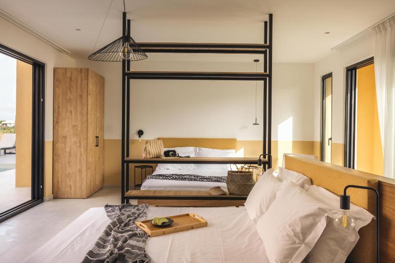 Marea Luxury Suites - image 22