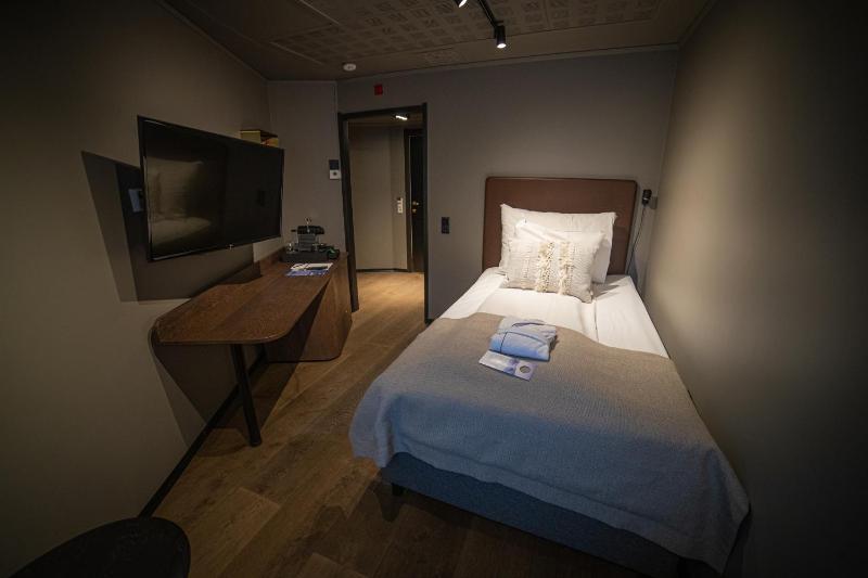 Single Room image 3