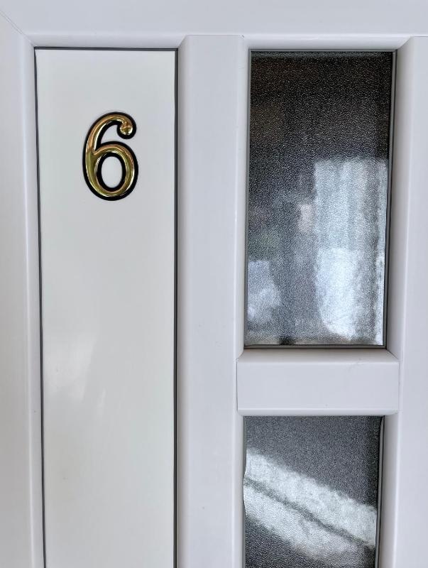 One-Bedroom Apartment image 2