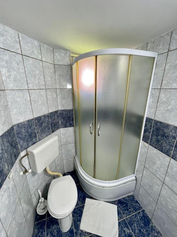 One-Bedroom Apartment image 1