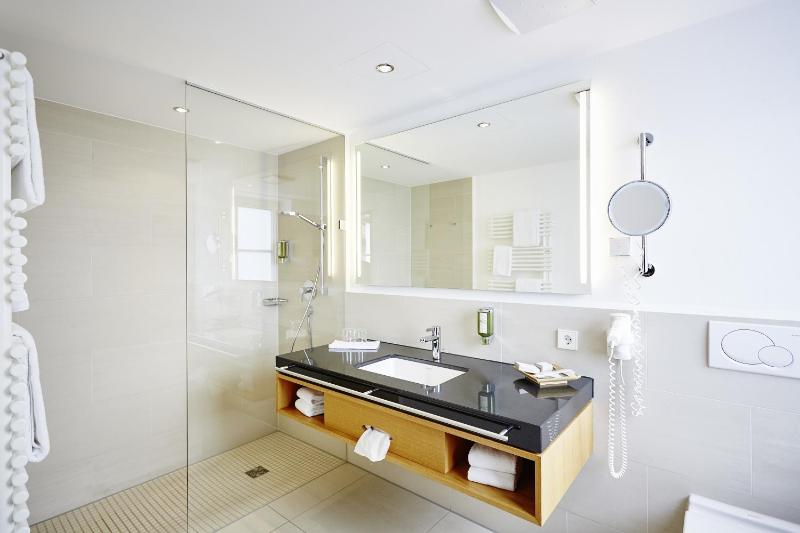 Double Room image 3