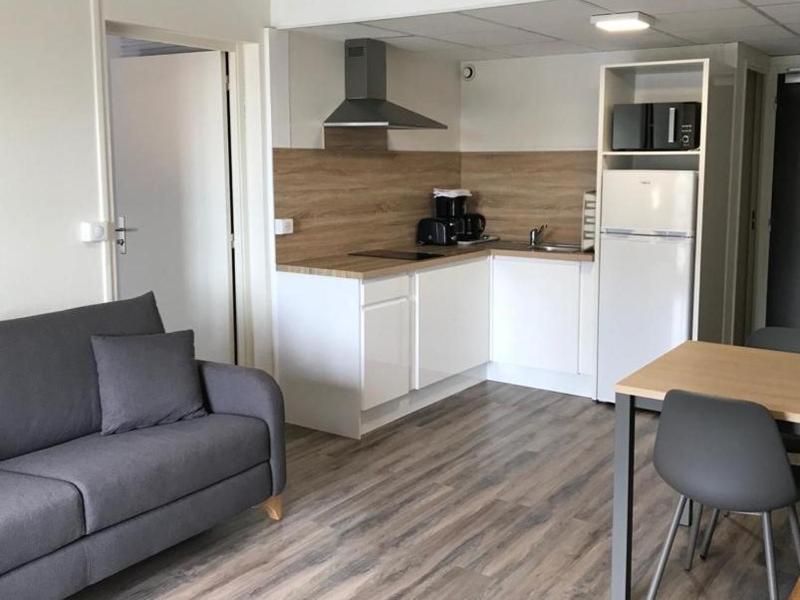 One-Bedroom Apartment image 3