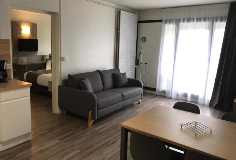 One-Bedroom Apartment image 4